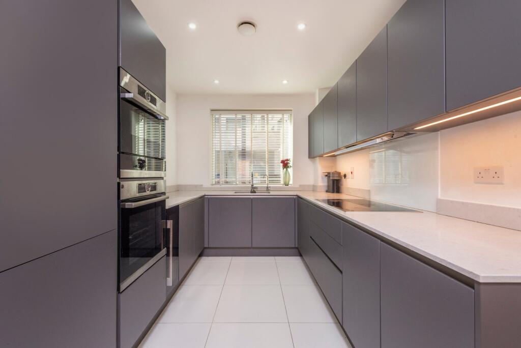 4 bed Mid Terraced House for rent in Greenwich. From Chestertons Estate Agents , Canary Wharf & Docklands Lettings 4 bed Mid Terraced House for rent in Greenwich. From Chestertons Estate Agents , Canary Wharf & Docklands Lettings