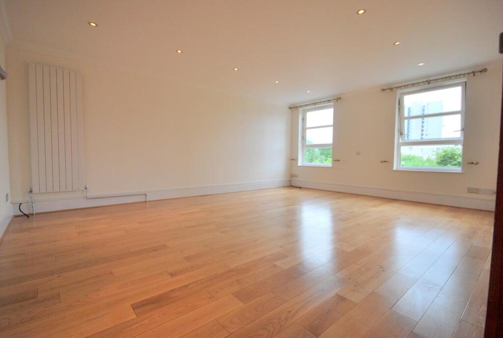 2 bed 1st Floor Flat for rent in Poplar. From Chestertons Estate Agents , Canary Wharf & Docklands Lettings
