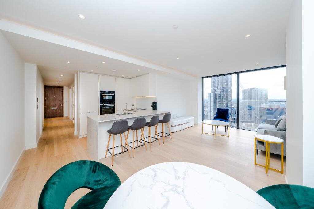 2 bed 1st Floor Flat for rent in Poplar. From Chestertons Estate Agents , Canary Wharf & Docklands Lettings