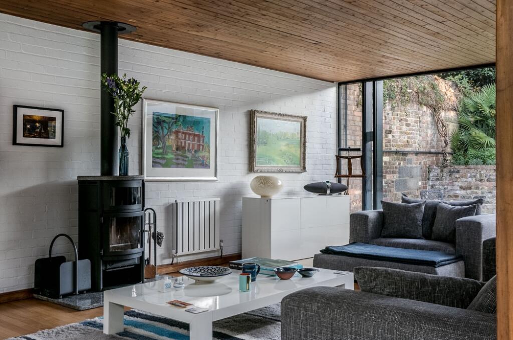 3 bed Detached for rent in Greenwich. From Chestertons Estate Agents , Canary Wharf & Docklands Lettings