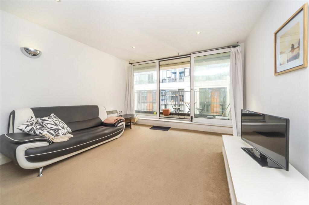 1 bed 1st Floor Flat for rent in Poplar. From Chestertons Estate Agents , Canary Wharf & Docklands Lettings