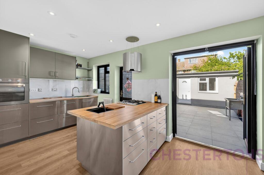 3 bed Not Specified for rent in Poplar. From Chestertons Estate Agents , Canary Wharf & Docklands Lettings