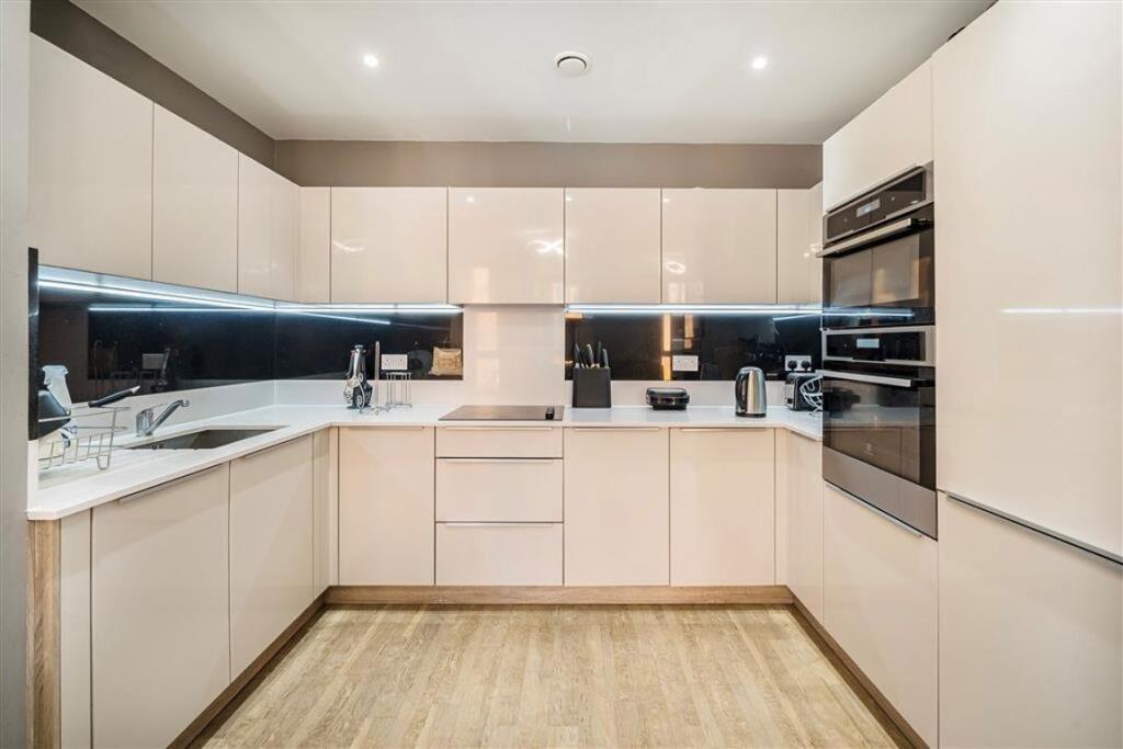3 bed 1st Floor Flat for rent in Greenwich. From Chestertons Estate Agents , Canary Wharf & Docklands Lettings