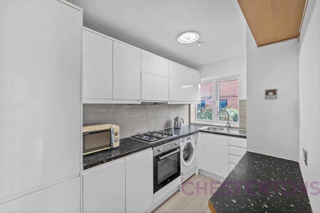 3 bed 1st Floor Flat for rent in Poplar. From Chestertons Estate Agents , Canary Wharf & Docklands Lettings