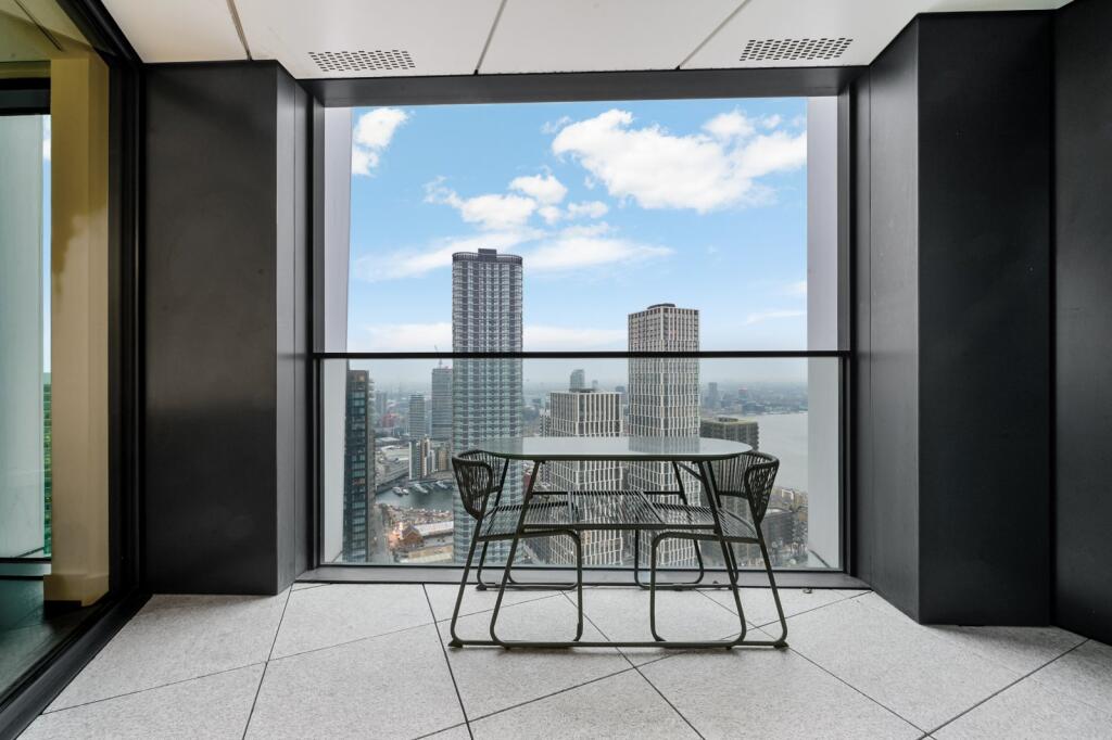 2 bed 1st Floor Flat for rent in Poplar. From Chestertons Estate Agents , Canary Wharf & Docklands Lettings