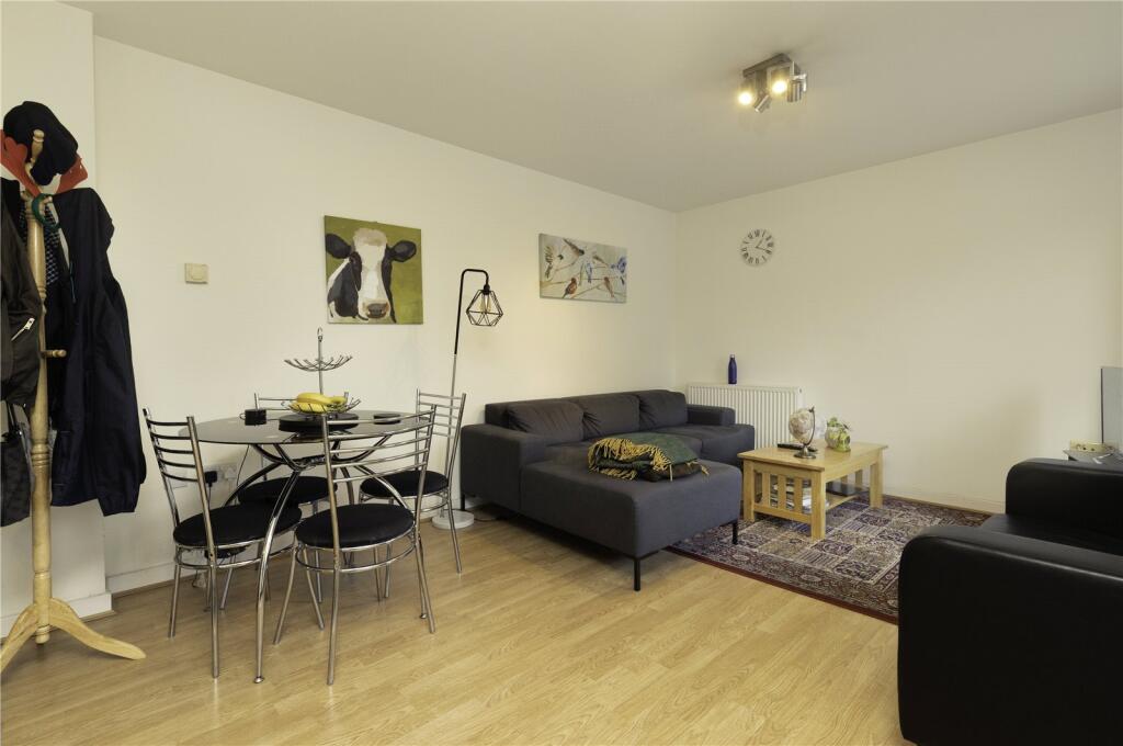 1 bed 1st Floor Flat for rent in Poplar. From Chestertons Estate Agents , Canary Wharf & Docklands Lettings