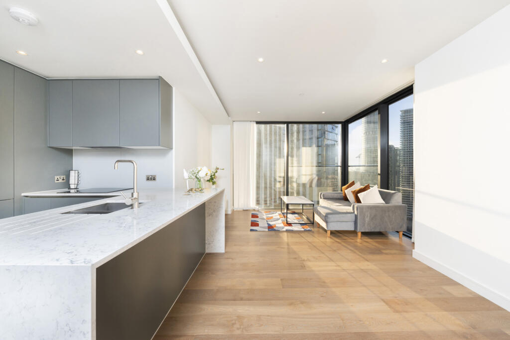 2 bed 1st Floor Flat for rent in Poplar. From Chestertons Estate Agents , Canary Wharf & Docklands Lettings