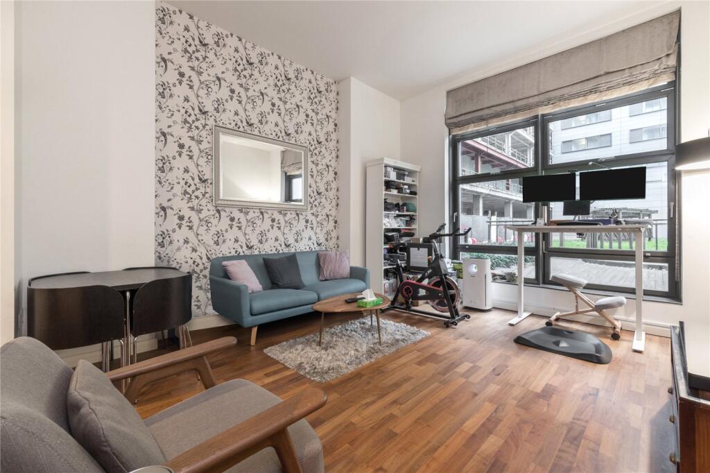 1 bed 1st Floor Flat for rent in Poplar. From Chestertons Estate Agents , Canary Wharf & Docklands Lettings