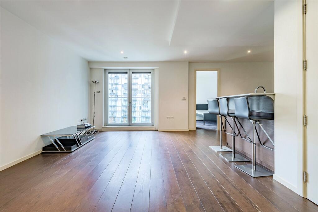 1 bed 1st Floor Flat for rent in Poplar. From Chestertons Estate Agents , Canary Wharf & Docklands Lettings