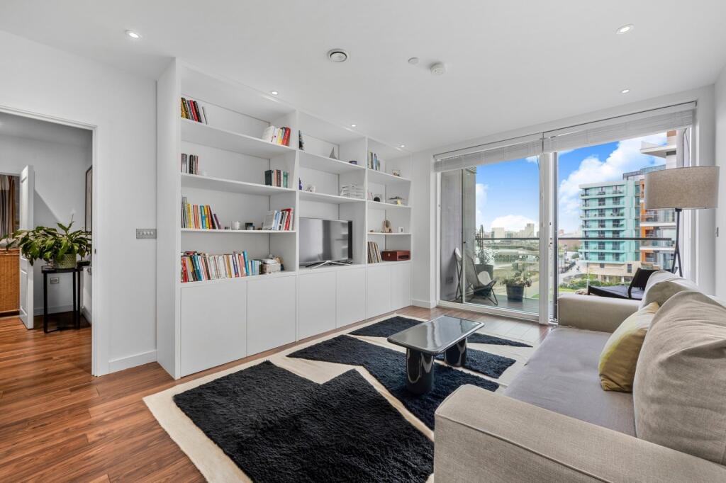 1 bed 1st Floor Flat for rent in Greenwich. From Chestertons Estate Agents , Canary Wharf & Docklands Lettings 1 bed 1st Floor Flat for rent in Greenwich. From Chestertons Estate Agents , Canary Wharf & Docklands Lettings