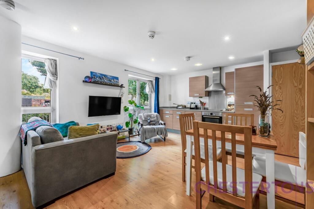 1 bed 1st Floor Flat for rent in Bow. From Chestertons Estate Agents , Canary Wharf & Docklands Lettings