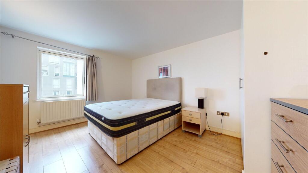 1 bed 1st Floor Flat for rent in Poplar. From Chestertons Estate Agents , Canary Wharf & Docklands Lettings