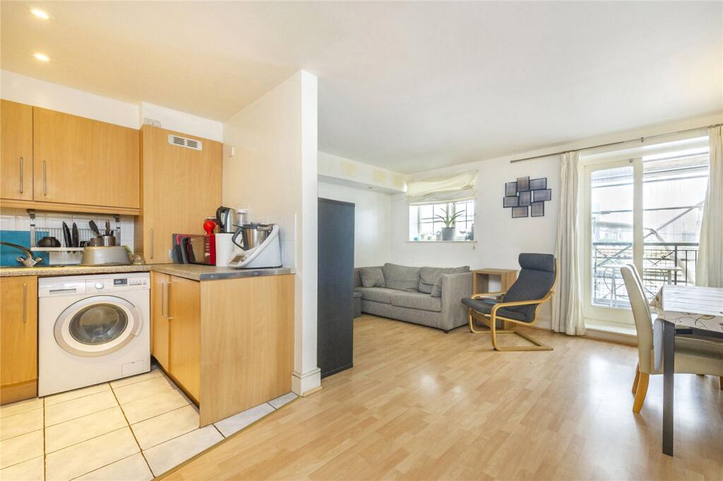1 bed 1st Floor Flat for rent in Poplar. From Chestertons Estate Agents , Canary Wharf & Docklands Lettings