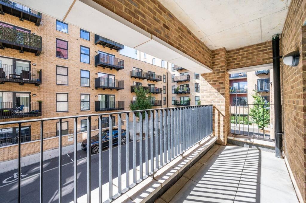 1 bed 1st Floor Flat for rent in Woolwich. From Chestertons Estate Agents , Canary Wharf & Docklands Lettings 1 bed 1st Floor Flat for rent in Woolwich. From Chestertons Estate Agents , Canary Wharf & Docklands Lettings