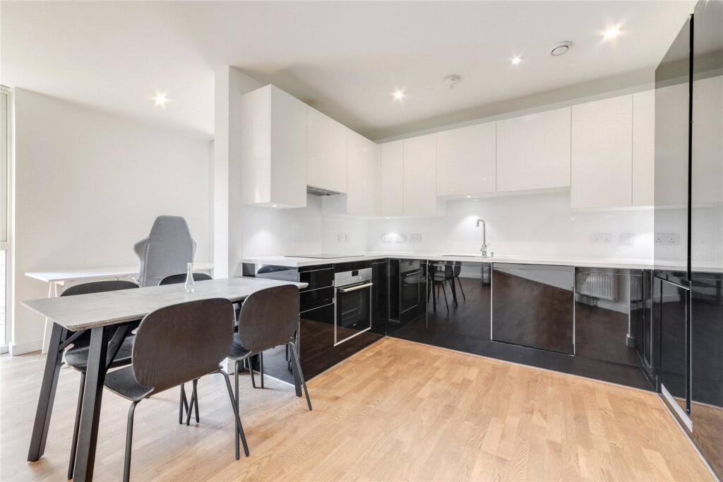 1 bed 1st Floor Flat for rent in West Ham. From Chestertons Estate Agents , Canary Wharf & Docklands Lettings