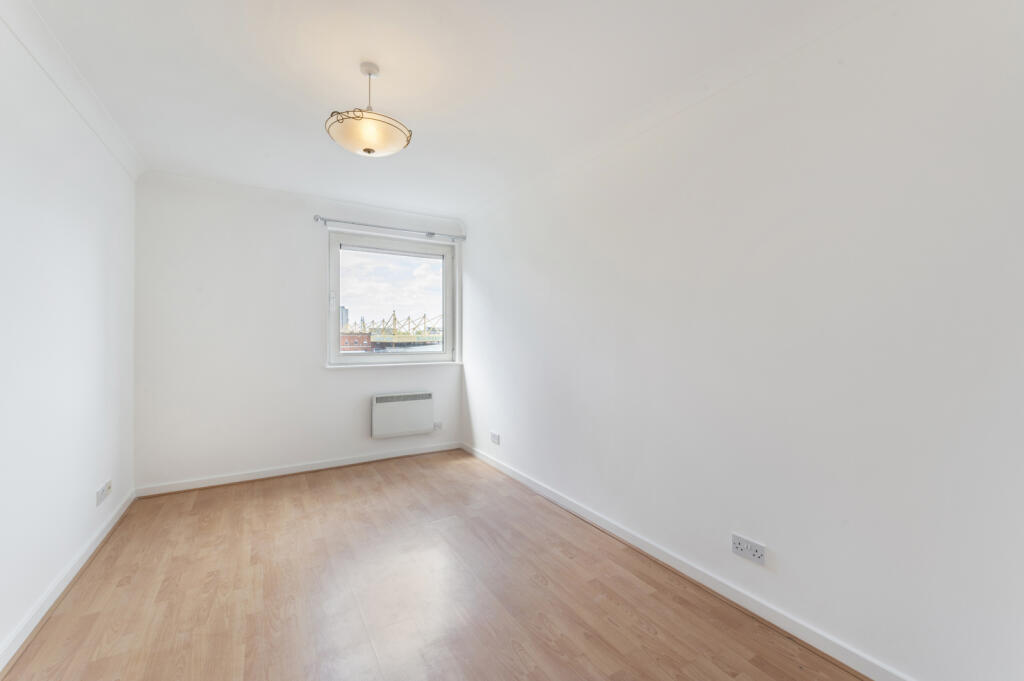 2 bed 1st Floor Flat for rent in Poplar. From Chestertons Estate Agents , Canary Wharf & Docklands Lettings