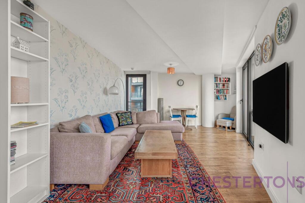 2 bed 1st Floor Flat for rent in Bethnal Green. From Chestertons Estate Agents , Canary Wharf & Docklands Lettings