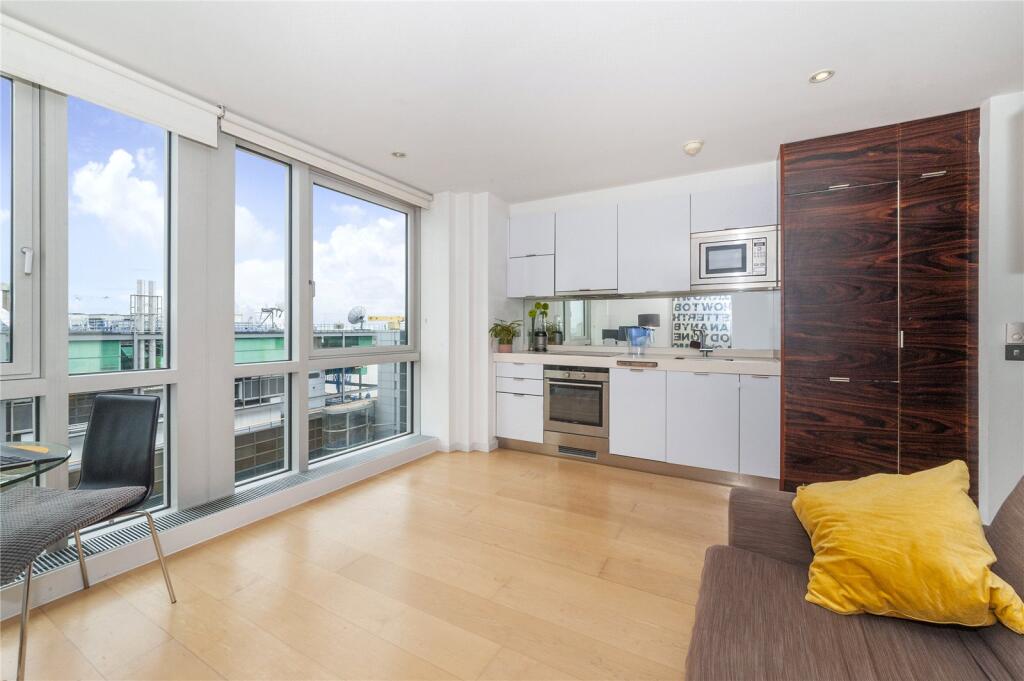 4 bed 1st Floor Flat for rent in Poplar. From Chestertons Estate Agents , Canary Wharf & Docklands Lettings