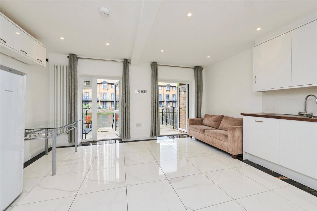 5 bed 1st Floor Flat for rent in Poplar. From Chestertons Estate Agents , Canary Wharf & Docklands Lettings
