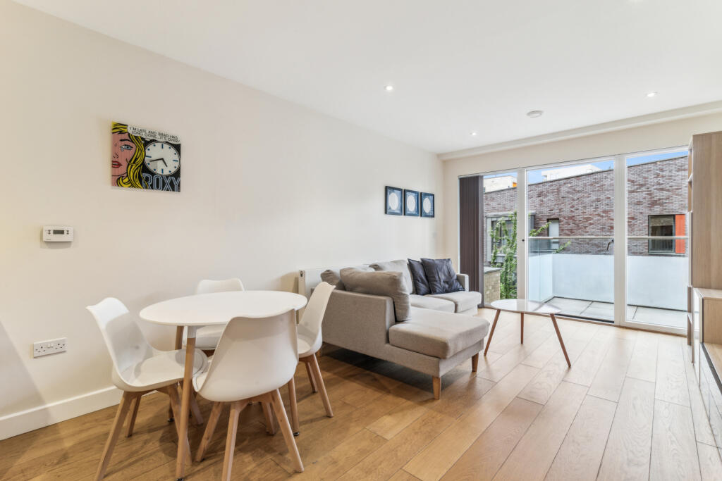 1 bed 1st Floor Flat for rent in Greenwich. From Chestertons Estate Agents , Canary Wharf & Docklands Lettings