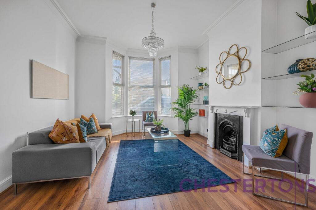 3 bed Mid Terraced House for rent in Greenwich. From Chestertons Estate Agents , Canary Wharf & Docklands Lettings