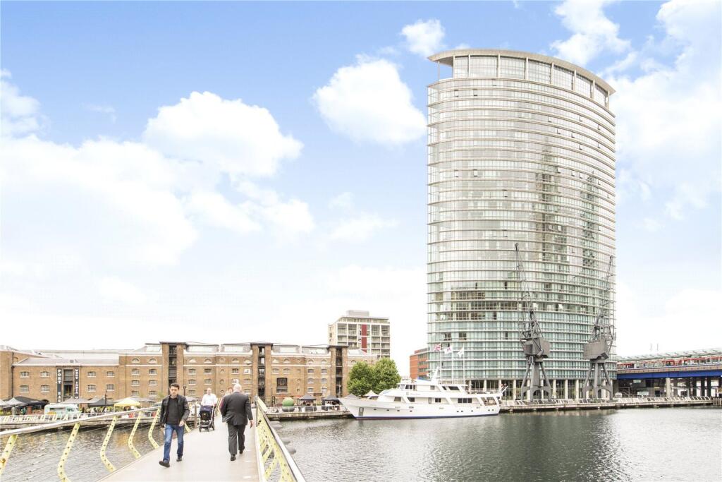 2 bed 1st Floor Flat for rent in Poplar. From Chestertons Estate Agents , Canary Wharf & Docklands Lettings 2 bed 1st Floor Flat for rent in Poplar. From Chestertons Estate Agents , Canary Wharf & Docklands Lettings