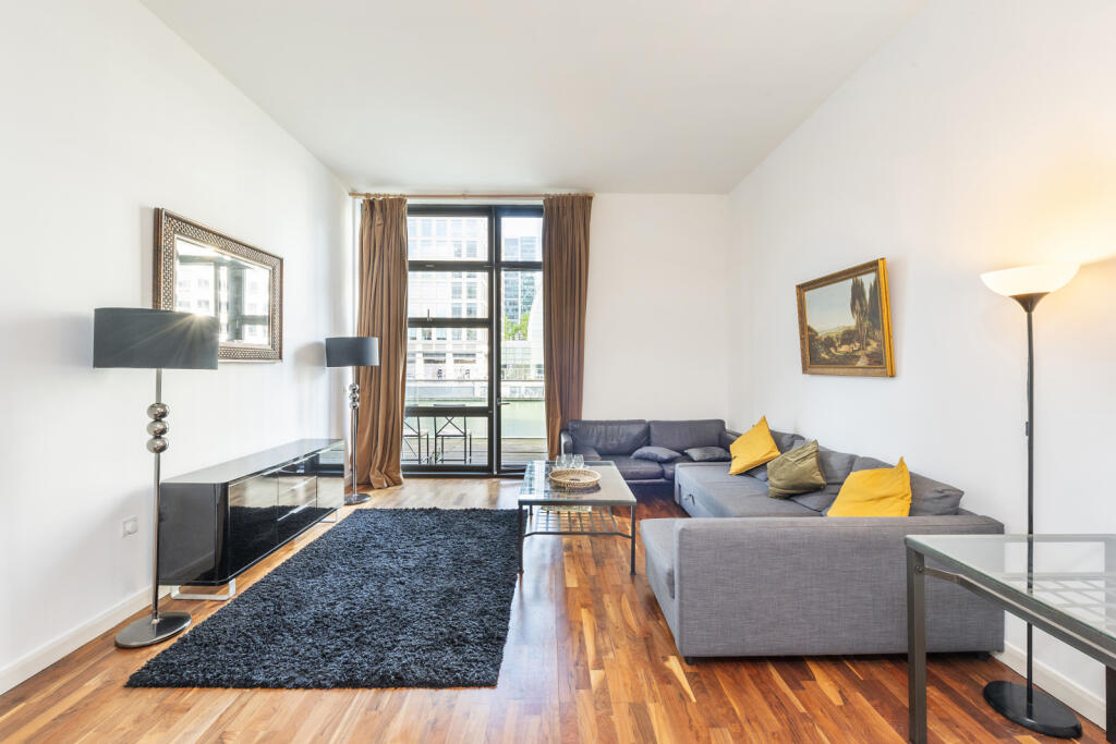 2 bed 1st Floor Flat for rent in Poplar. From Chestertons Estate Agents , Canary Wharf & Docklands Lettings