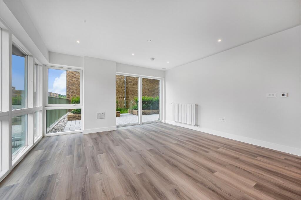 3 bed 1st Floor Flat for rent in Greenwich. From Chestertons Estate Agents , Canary Wharf & Docklands Lettings