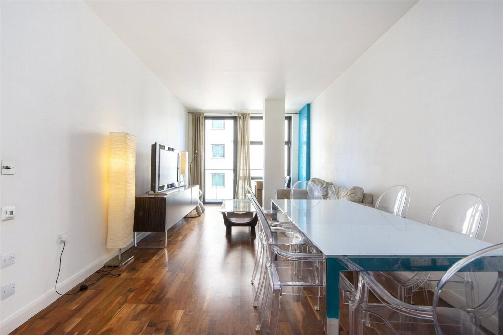 2 bed 1st Floor Flat for rent in Poplar. From Chestertons Estate Agents , Canary Wharf & Docklands Lettings