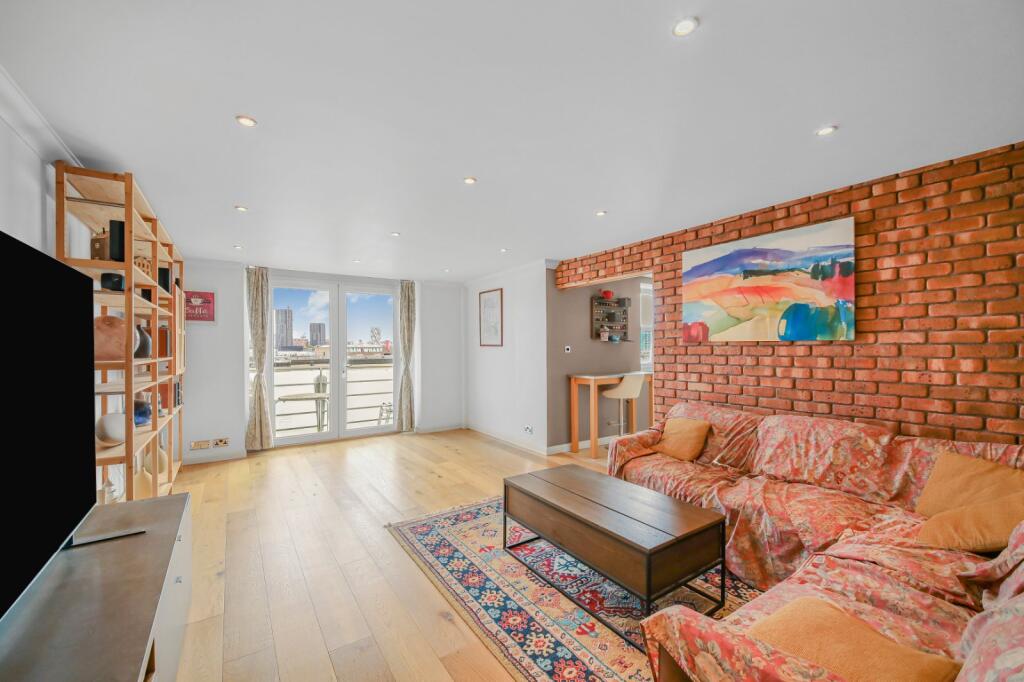 2 bed Detached for rent in Poplar. From Chestertons Estate Agents , Canary Wharf & Docklands Lettings 2 bed Detached for rent in Poplar. From Chestertons Estate Agents , Canary Wharf & Docklands Lettings