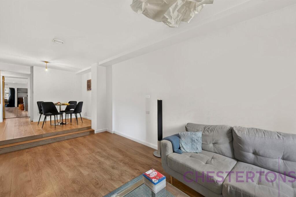 2 bed 1st Floor Flat for rent in Woolwich. From Chestertons Estate Agents , Canary Wharf & Docklands Lettings 2 bed 1st Floor Flat for rent in Woolwich. From Chestertons Estate Agents , Canary Wharf & Docklands Lettings