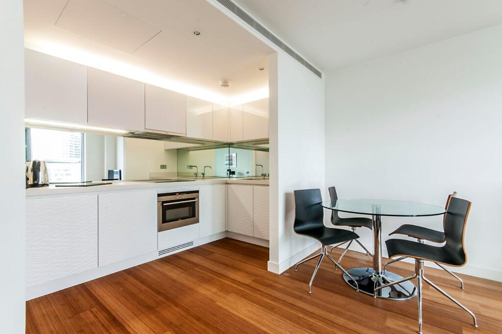 1 bed 1st Floor Flat for rent in Poplar. From Chestertons Estate Agents , Canary Wharf & Docklands Lettings 1 bed 1st Floor Flat for rent in Poplar. From Chestertons Estate Agents , Canary Wharf & Docklands Lettings