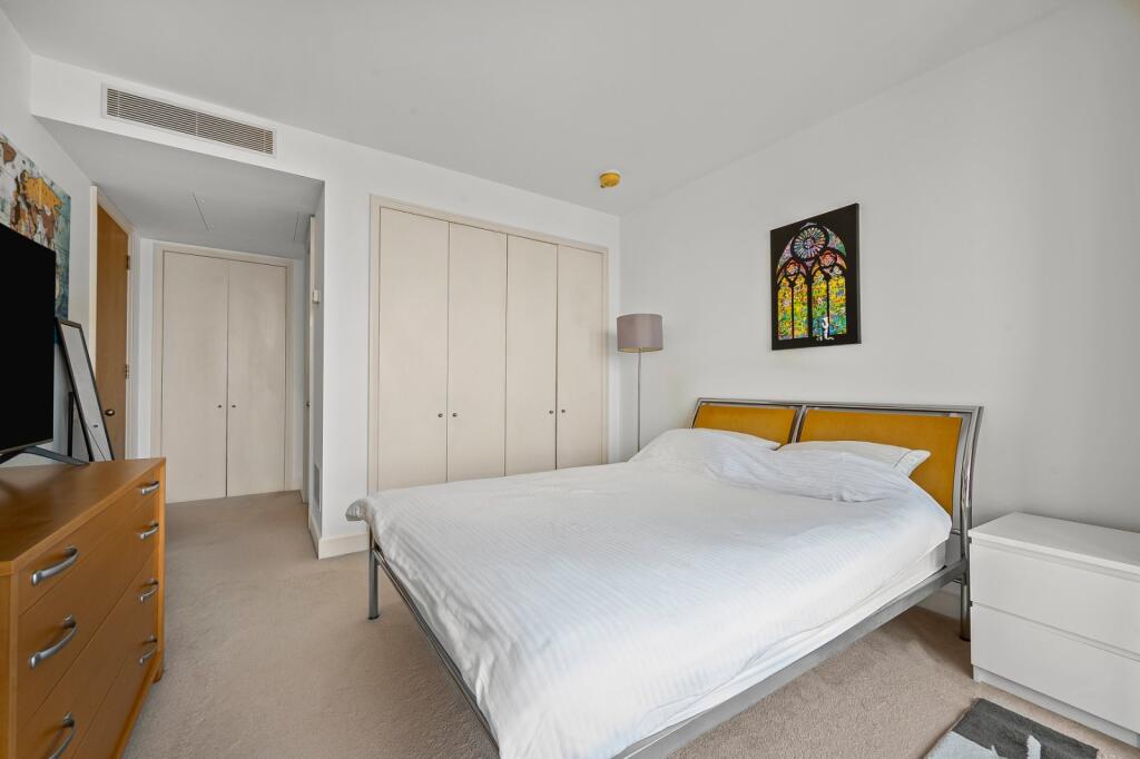 2 bed 1st Floor Flat for rent in Poplar. From Chestertons Estate Agents , Canary Wharf & Docklands Lettings