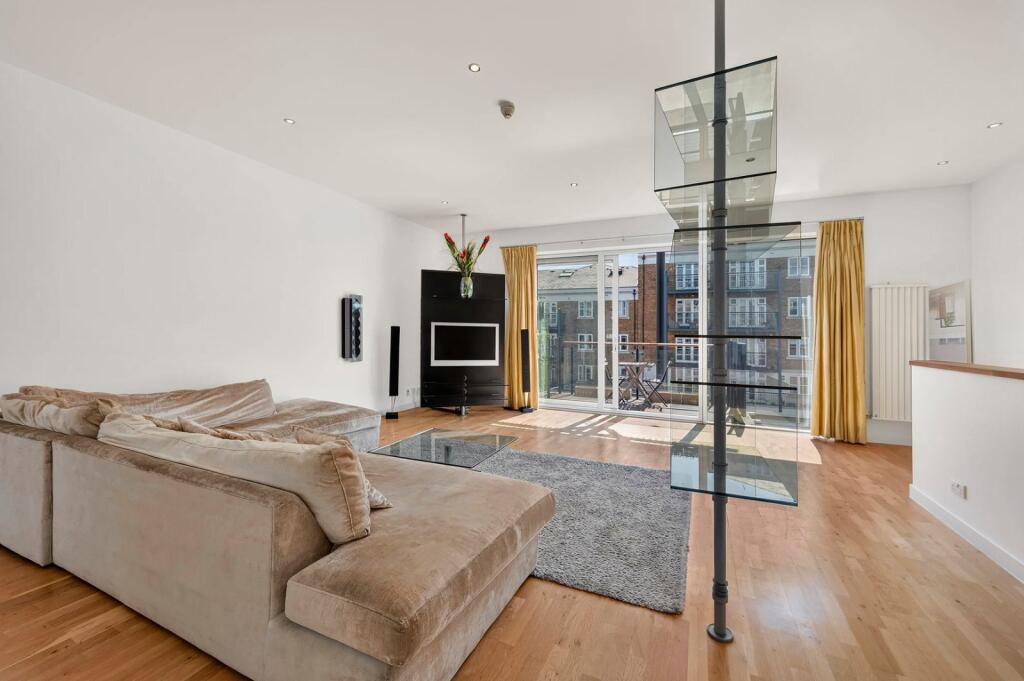 4 bed End of Terrace for rent in Poplar. From Chestertons Estate Agents , Canary Wharf & Docklands Lettings