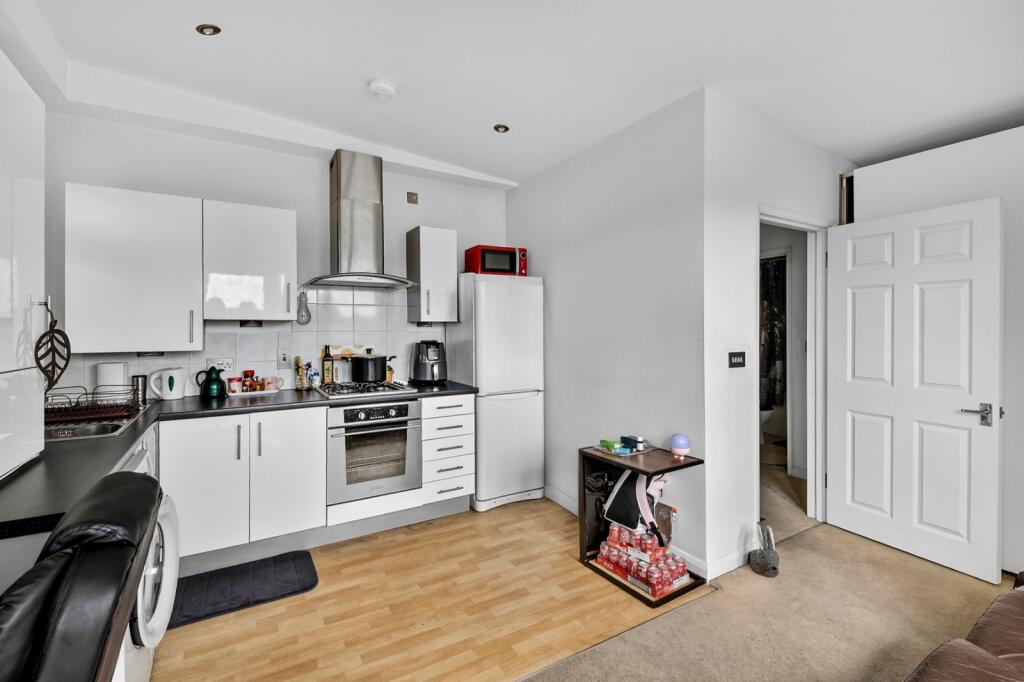 4 bed 1st Floor Flat for rent in Lewisham. From Chestertons Estate Agents , Canary Wharf & Docklands Lettings