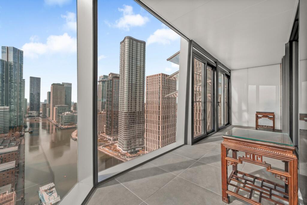 3 bed 1st Floor Flat for rent in Poplar. From Chestertons Estate Agents , Canary Wharf & Docklands Lettings