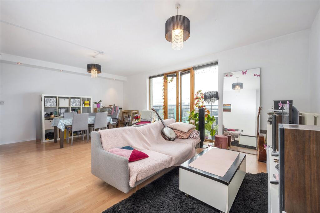 2 bed 1st Floor Flat for rent in Poplar. From Chestertons Estate Agents , Canary Wharf & Docklands Lettings