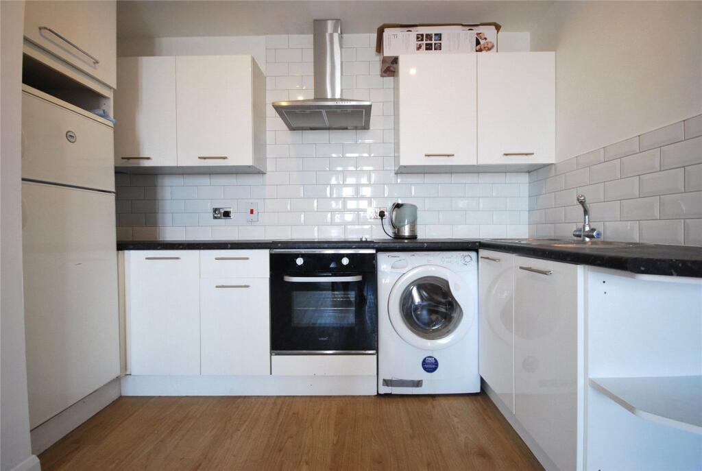 1 bed 1st Floor Flat for rent in Bow. From Chestertons Estate Agents , Canary Wharf & Docklands Lettings 1 bed 1st Floor Flat for rent in Bow. From Chestertons Estate Agents , Canary Wharf & Docklands Lettings