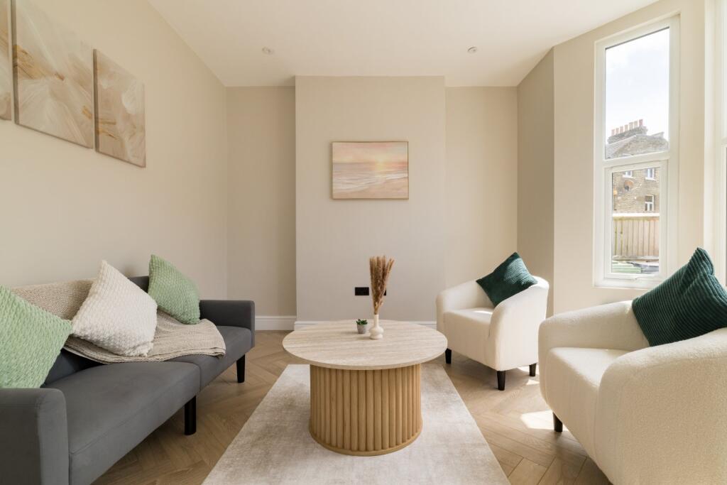 5 bed Semi Detached for rent in Lewisham. From Chestertons Estate Agents , Canary Wharf & Docklands Lettings 5 bed Semi Detached for rent in Lewisham. From Chestertons Estate Agents , Canary Wharf & Docklands Lettings