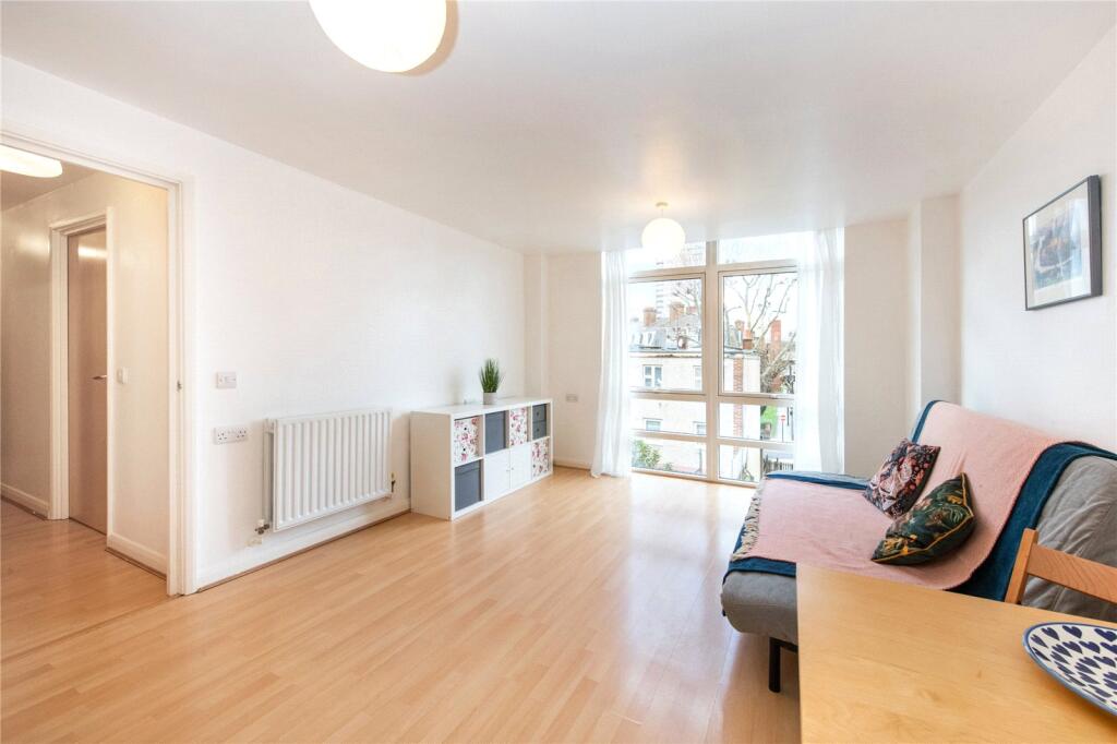 2 bed 1st Floor Flat for rent in Poplar. From Chestertons Estate Agents , Canary Wharf & Docklands Lettings