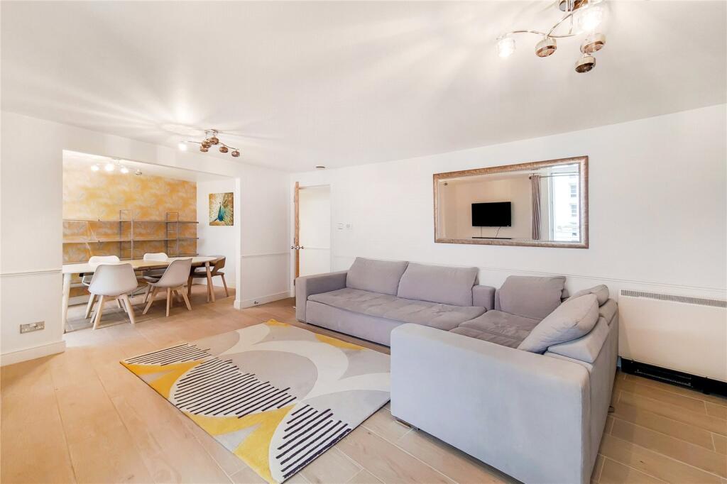2 bed 1st Floor Flat for rent in Poplar. From Chestertons Estate Agents , Canary Wharf & Docklands Lettings 2 bed 1st Floor Flat for rent in Poplar. From Chestertons Estate Agents , Canary Wharf & Docklands Lettings