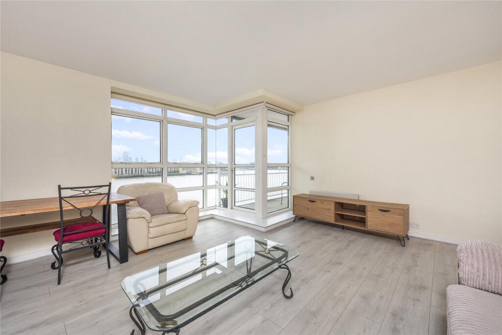 2 bed 1st Floor Flat for rent in Poplar. From Chestertons Estate Agents , Canary Wharf & Docklands Lettings 2 bed 1st Floor Flat for rent in Poplar. From Chestertons Estate Agents , Canary Wharf & Docklands Lettings