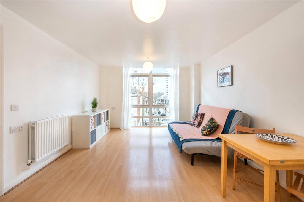 2 bed 1st Floor Flat for rent in Poplar. From Chestertons Estate Agents , Canary Wharf & Docklands Lettings 2 bed 1st Floor Flat for rent in Poplar. From Chestertons Estate Agents , Canary Wharf & Docklands Lettings