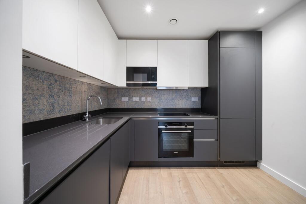 2 bed 1st Floor Flat for rent in Stratford. From Chestertons Estate Agents , Canary Wharf & Docklands Lettings