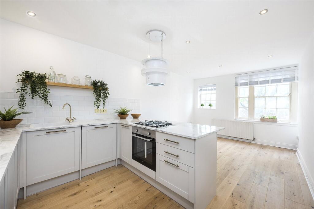 1 bed 1st Floor Flat for rent in Poplar. From Chestertons Estate Agents , Canary Wharf & Docklands Lettings 1 bed 1st Floor Flat for rent in Poplar. From Chestertons Estate Agents , Canary Wharf & Docklands Lettings