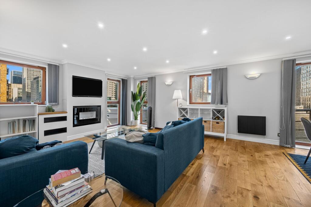 2 bed 1st Floor Flat for rent in Poplar. From Chestertons Estate Agents , Canary Wharf & Docklands Lettings
