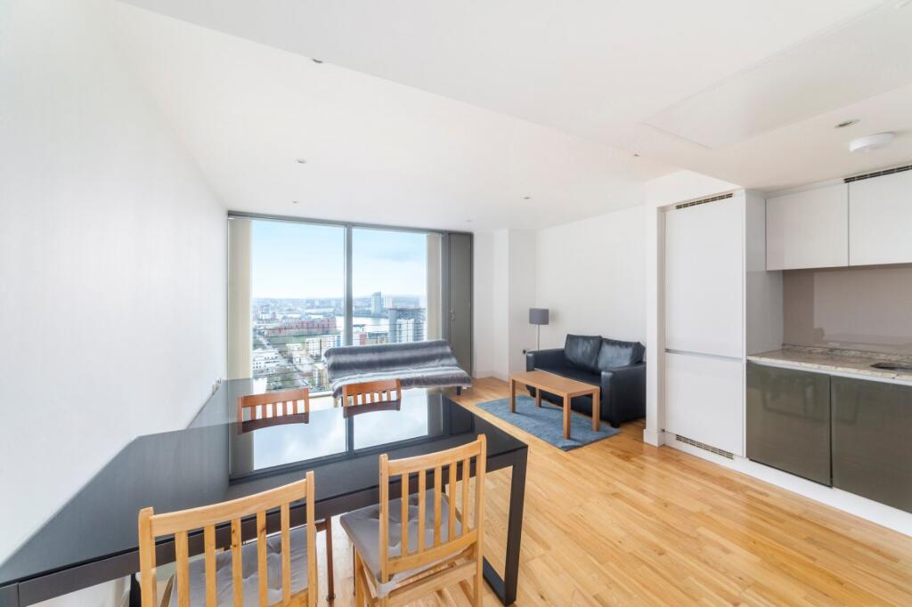 1 bed 1st Floor Flat for rent in Poplar. From Chestertons Estate Agents , Canary Wharf & Docklands Lettings