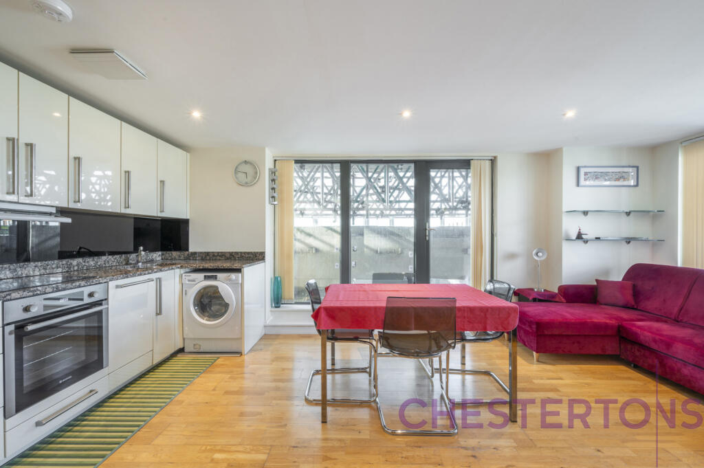 2 bed 1st Floor Flat for rent in Poplar. From Chestertons Estate Agents , Canary Wharf & Docklands Lettings
