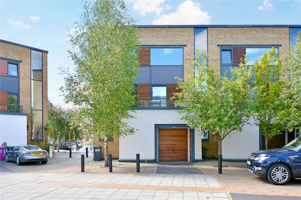 4 bed End of Terrace for rent in Poplar. From Chestertons Estate Agents , Canary Wharf & Docklands Lettings 4 bed End of Terrace for rent in Poplar. From Chestertons Estate Agents , Canary Wharf & Docklands Lettings