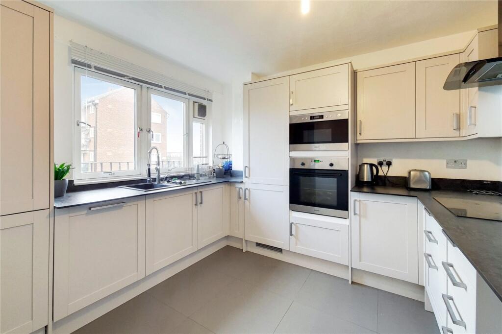 2 bed 1st Floor Flat for rent in Woolwich. From Chestertons Estate Agents , Canary Wharf & Docklands Lettings
